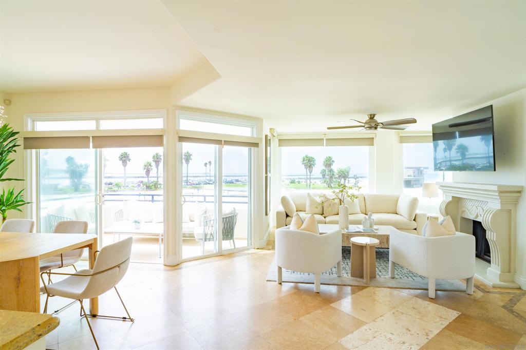 2689 Ocean Front Walk