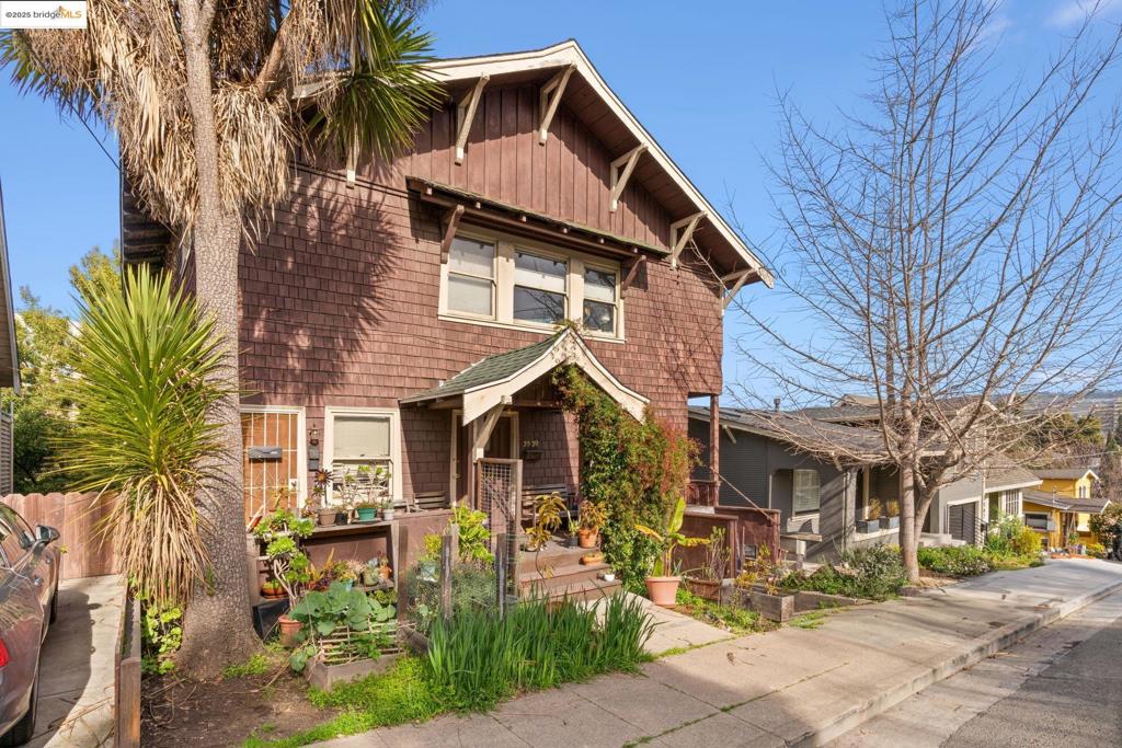 3537 Kempton Wy