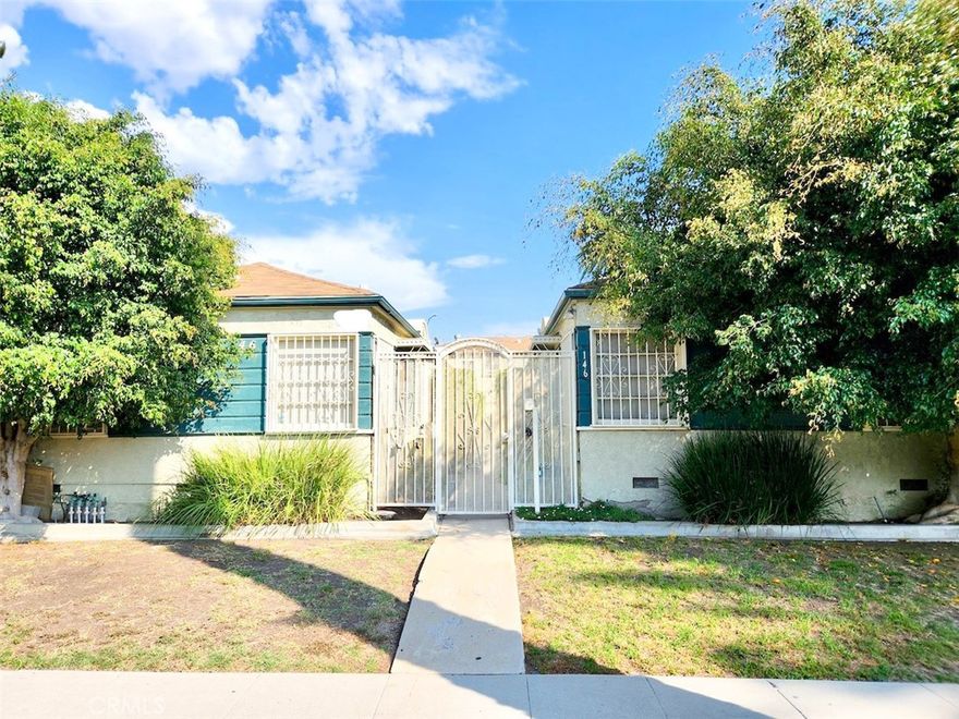 Welcome home to this 1 BD 1 BA apartment located in the heart of Beverly Hills! Within a gated courtyard complex, enjoy the privacy of this end-unit with no neighbors above. Enter into an open living room and discover real hardwood floors, lots of windows for an abundance of natural light, and built-in shelving. Kitchen includes a refrigerator, stove, and microwave. Laundry on site. Located near Restaurant Row, Saban Theater, Cedars-Sinai Medical Center, La Cienega Park, and more.