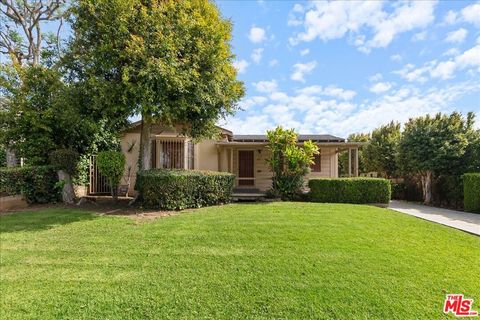 Photo of 1111 Berkeley Street, Santa Monica, CA 90403 (MLS # 26666657)