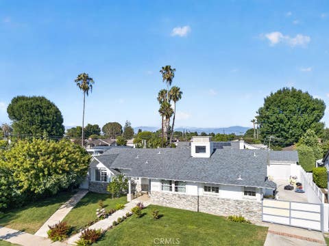 Photo of 9242 Whitaker AVE, Northridge, CA 91343 (MLS # SR26167362)