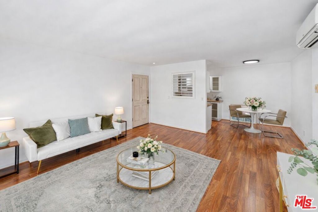 Photo of 1440 23rd Street #302, Santa Monica, CA 90404 (MLS # 26721033)