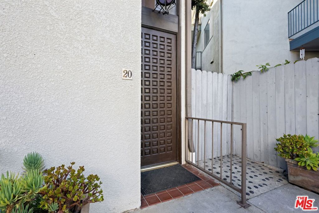 Photo of 5951 Canterbury Drive #20, Culver City, CA 90230 (MLS # 25572059)