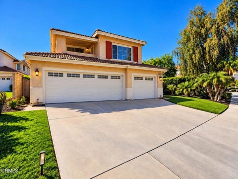 Photo of 1845 Autumn Place, Simi Valley, CA 93065 (MLS # V1-38936)