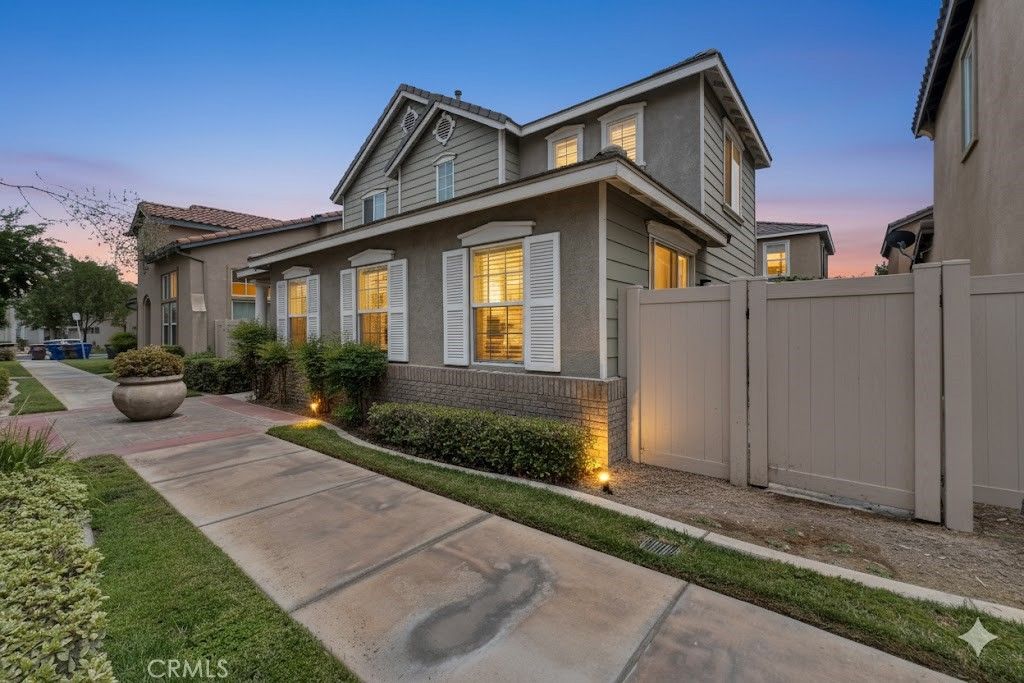 Photo of 1927 Kenton Ct, Riverside, CA 92501 (MLS # IG25245328)