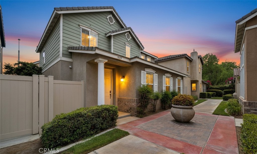 AFFORDABLE ELEGANCE IN LA RIVERA! This immaculate 3BD/2.5BA home offers 1,384 sq ft of smart design in a highly desirable, gated community. The main level boasts a bright, open floor plan w/ a modern kitchen featuring stainless steel appliances. Seamless flow to dining/living. Upstairs, find privacy, including a spacious primary suite w/ private bath. Enjoy the low-maintenance private patio. La Rivera residents enjoy RESORT-STYLE AMENITIES at a low price: sparkling pool, walking trails, and playgrounds. DIRECT ACCESS 2-CAR GARAGE. Excellent location near major freeways provides quick access to both OC & LA. Style, comfort, community, and value—schedule your private showing today!