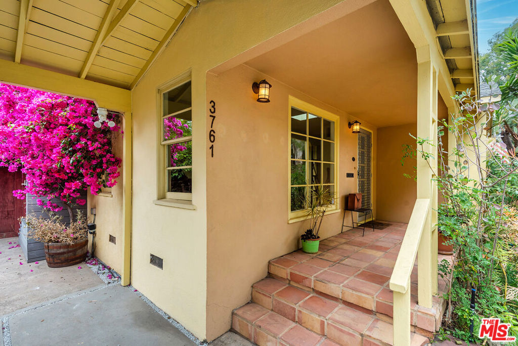 Properties 3 3761 Ashwood Avenue