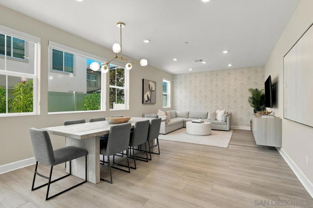 8246 Waverly