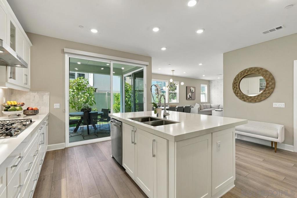 8246 Waverly