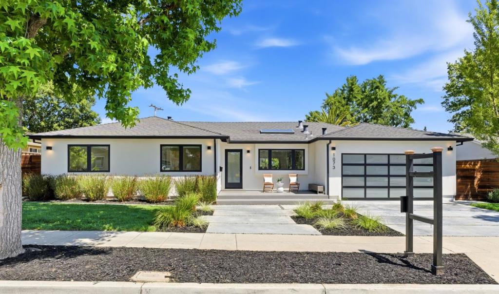 1073 Celilo Drive