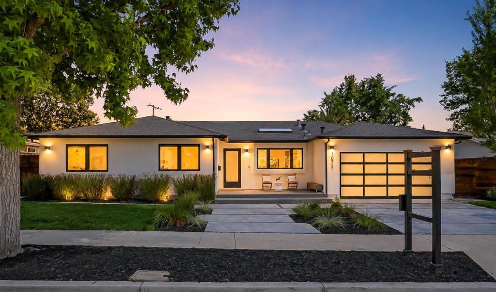 1073 Celilo Drive