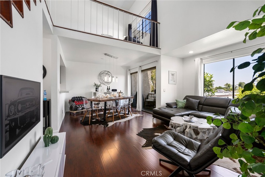 1237 E 6th Street 306