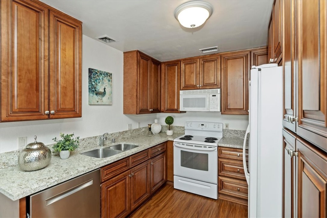 PALM GARDENS - Residential