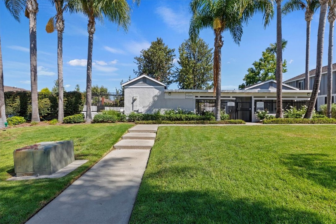 PALM GARDENS - Residential