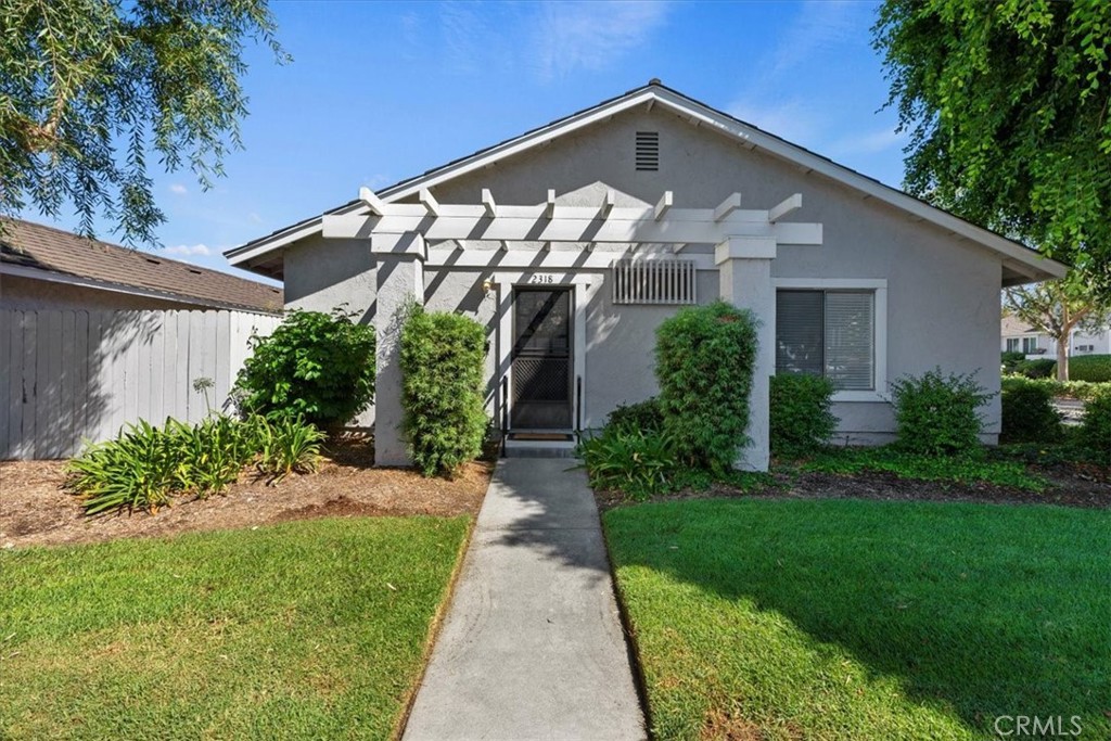 Welcome Home! This charming single-story residence is nestled in the highly desirable Palm Gardens community, perfect for first-time buyers or those looking to downsize.
Located in the heart of Placentia, you’ll enjoy convenient access to nearby shopping, dining, and outdoor recreation. Step inside to an open-concept living space filled with natural light and seamless access to your private patio. The home has been tastefully remodeled throughout, featuring laminate wood flooring (except in the bathroom), plantation shutters, fresh interior paint, remodeled kitchen, bathroom, and bedrooms.
The kitchen is beautifully updated with granite countertops and soft-closing cabinets, while the bathroom offers a modern walk-in shower. Outside, relax with tea or gardening on your cozy private patio. Additional highlights include a spacious two-car garage and resort-style community amenities such as a sparkling pool, lush greenbelts, and guest parking. Enjoy award-winning schools.
Just minutes away, you’ll find Tri-City Park—a 40-acre retreat with an 8-acre lake offering fishing, biking trails, playgrounds, and scenic picnic areas.
Don’t miss your chance to own this turnkey home in one of Placentia’s most sought-after neighborhoods!