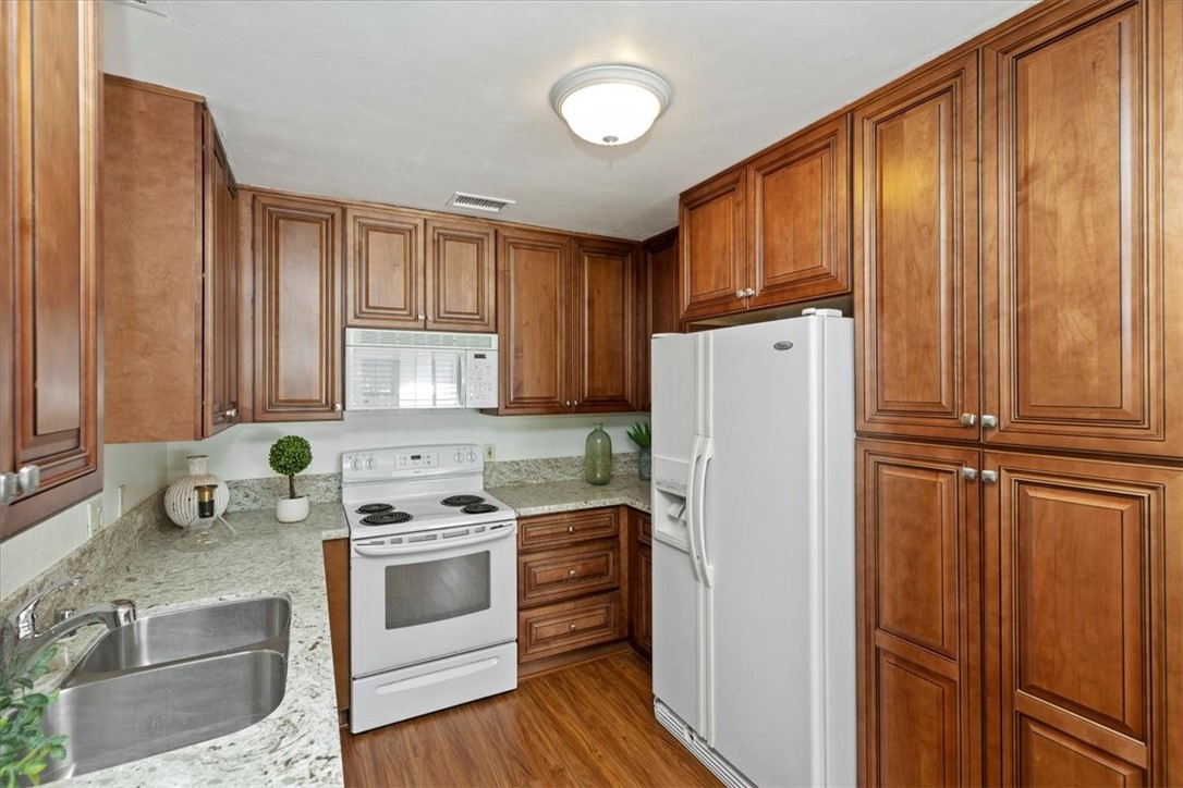 PALM GARDENS - Residential