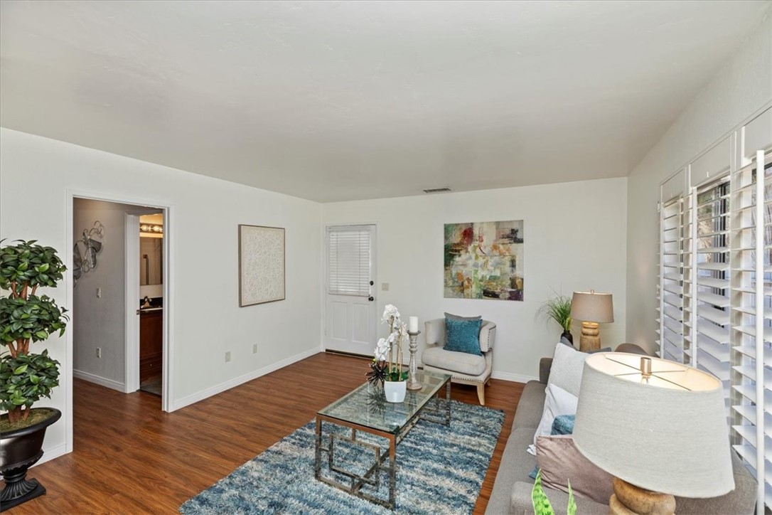 PALM GARDENS - Residential