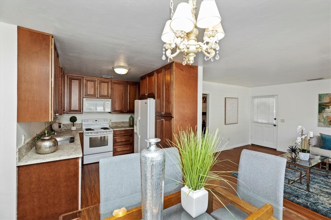 PALM GARDENS - Residential
