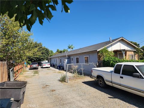 Photo of 5875 5875 Picker, Riverside, CA 92503 (MLS # IV25234792) Photo of 5875 5875 Picker, Riverside, CA 92503 (MLS # IV25234792)