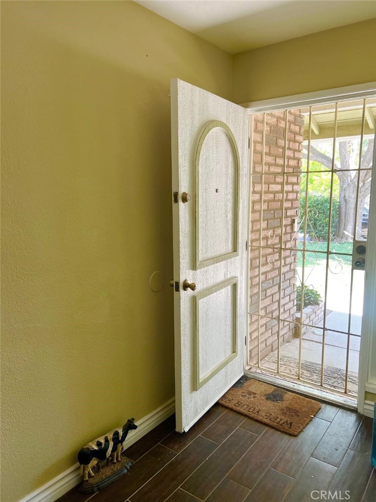 5829 Aurora Avenue