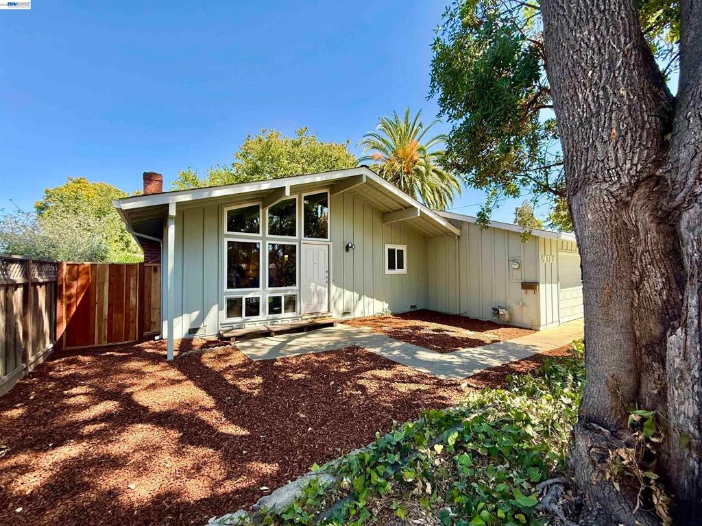 4118 Stanford Way