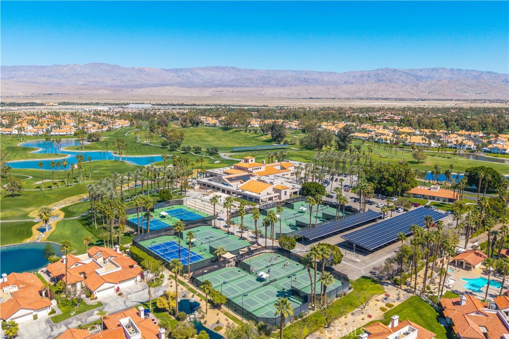 Desert Falls C.C. (32405) - Residential