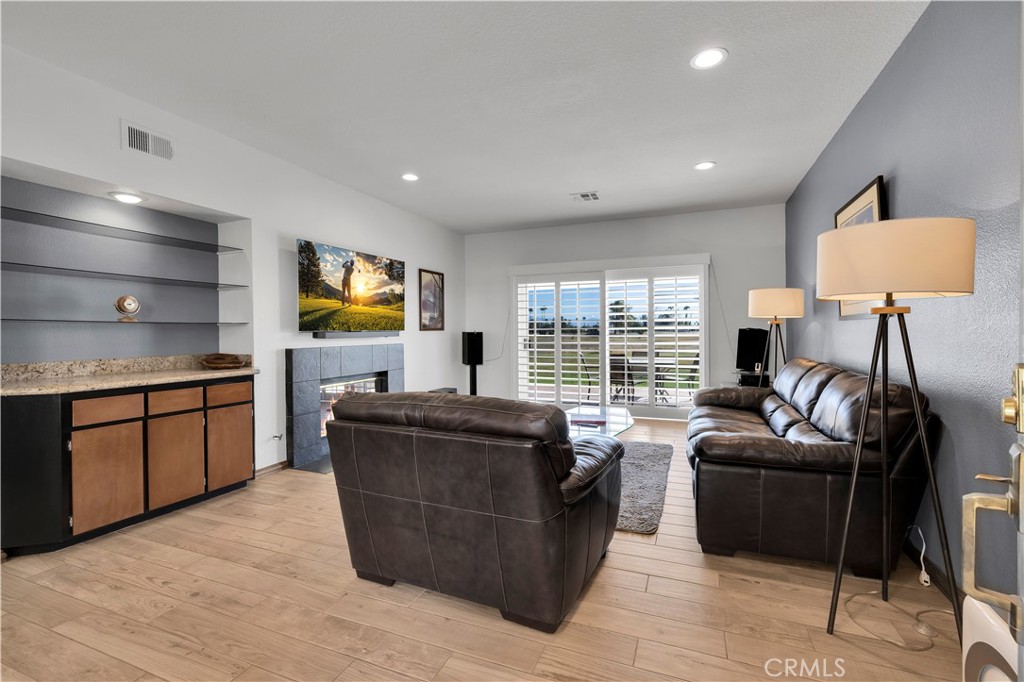 Desert Falls C.C. (32405) - Residential