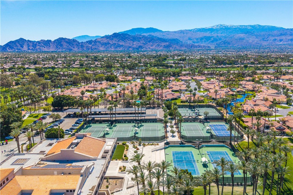 Desert Falls C.C. (32405) - Residential