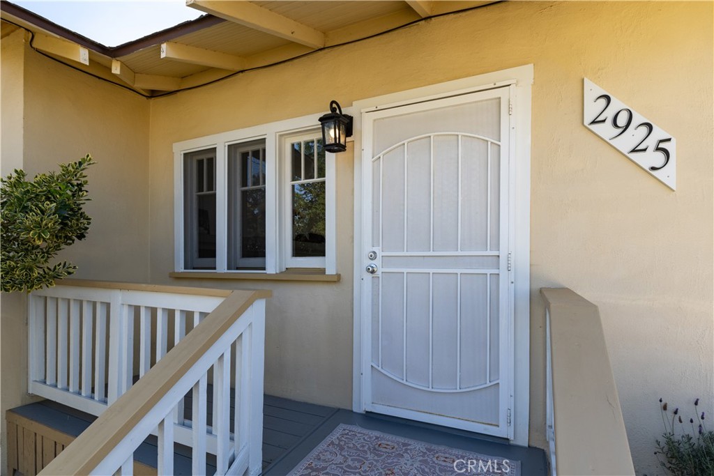 2925 Vine