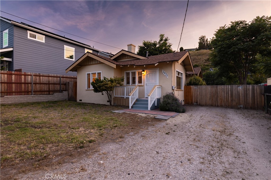 2925 Vine