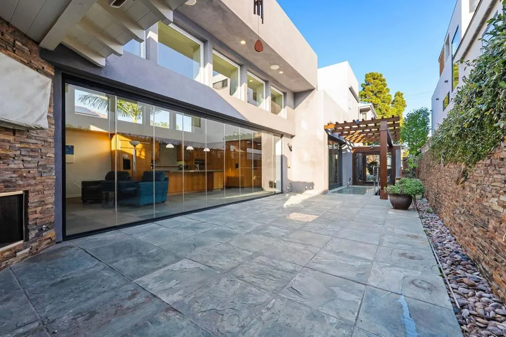 Coronado, California 92118, United States, 4 Bedrooms Bedrooms, ,4 BathroomsBathrooms,Residential,Active,252822