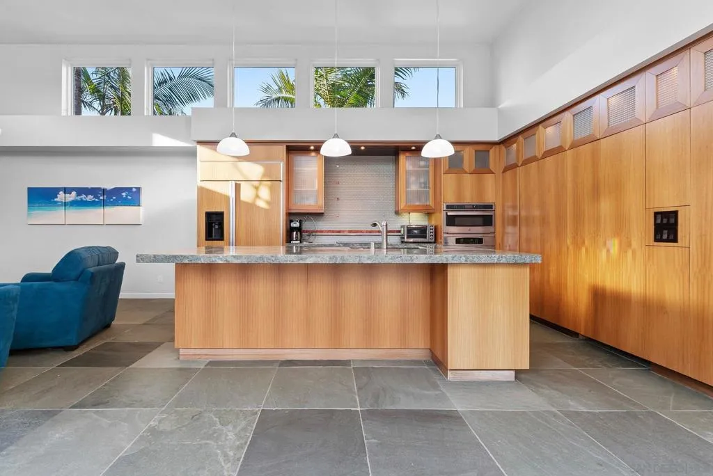 Coronado, California 92118, United States, 4 Bedrooms Bedrooms, ,4 BathroomsBathrooms,Residential,Active,252822