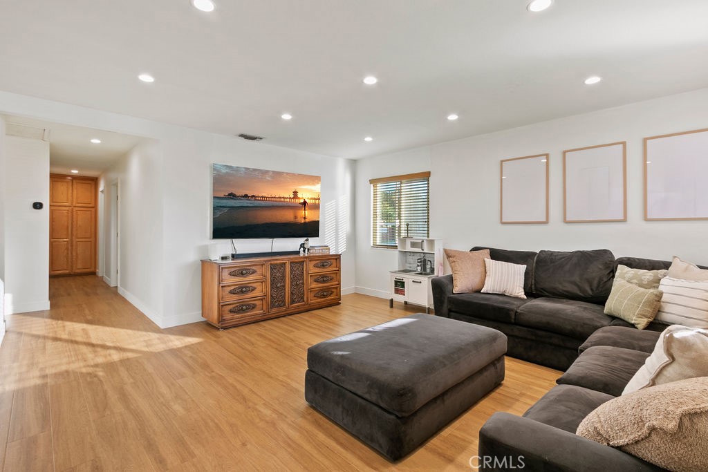 Properties 2 285 S James Street