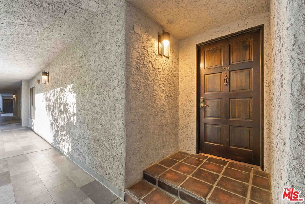 Photo of 11706 Montana Avenue #204, Los Angeles, CA 90049 (MLS # 26653795)