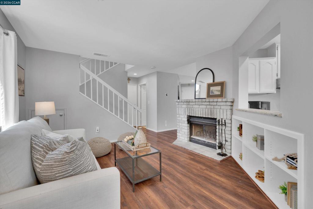 400 Devon Ct