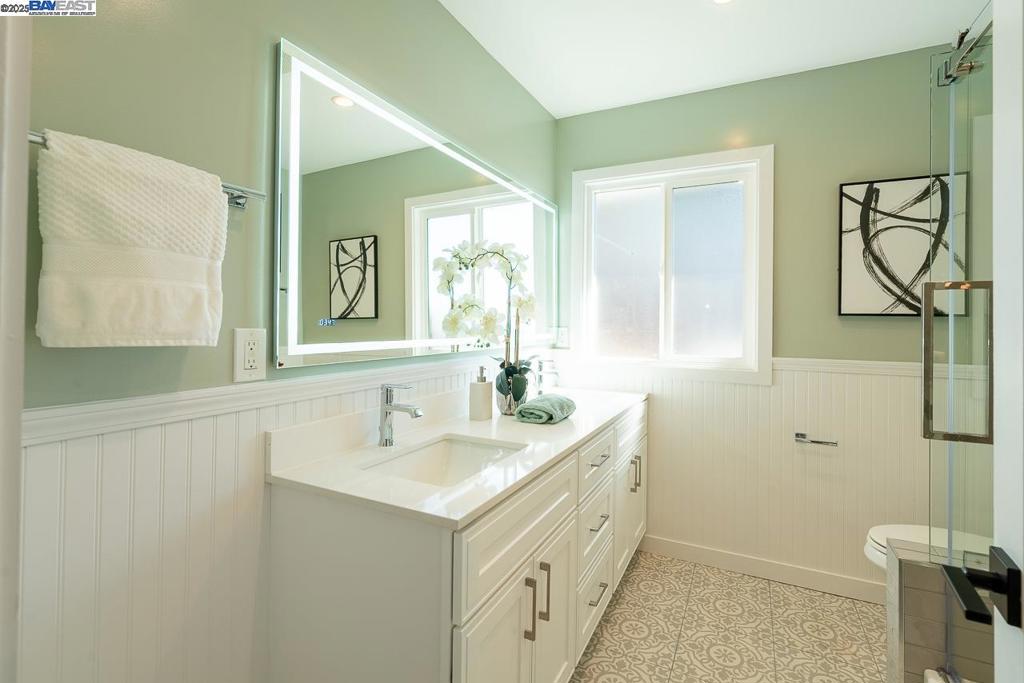 LINCOLN HIGHLAND - Residential