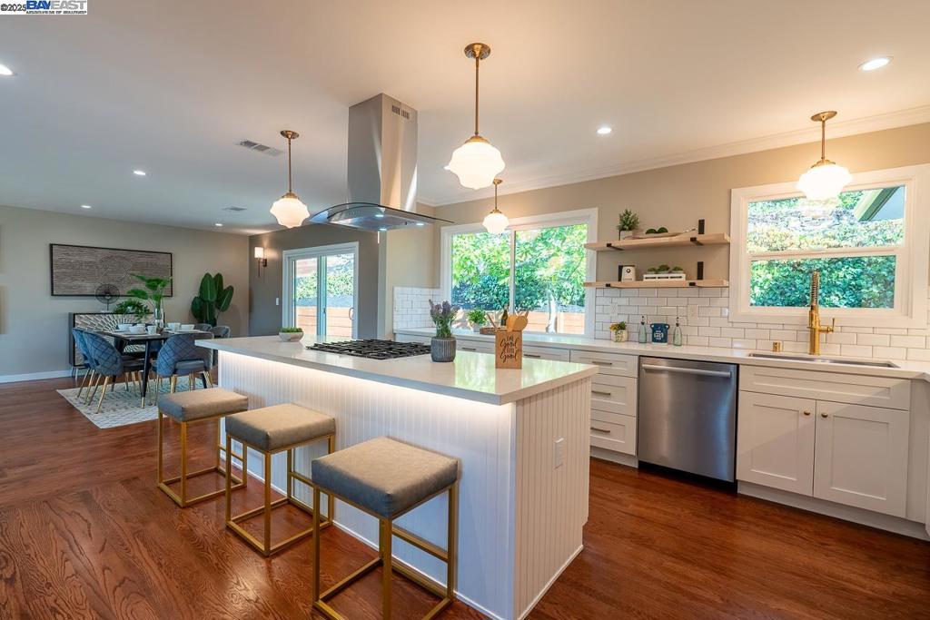 LINCOLN HIGHLAND - Residential