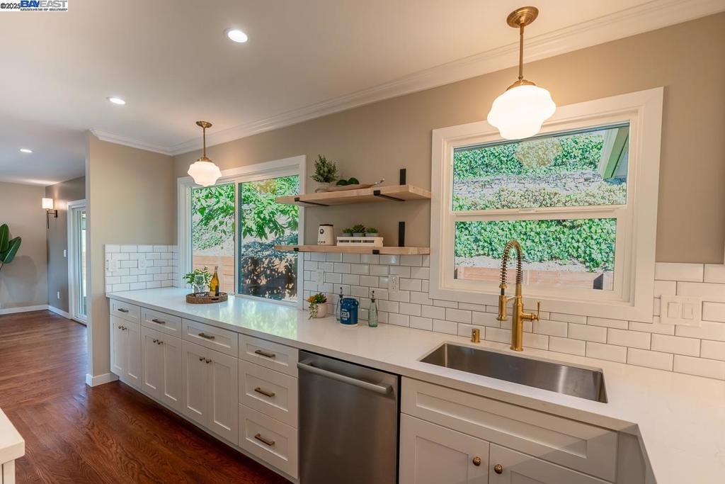 LINCOLN HIGHLAND - Residential