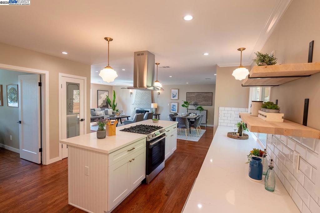 LINCOLN HIGHLAND - Residential