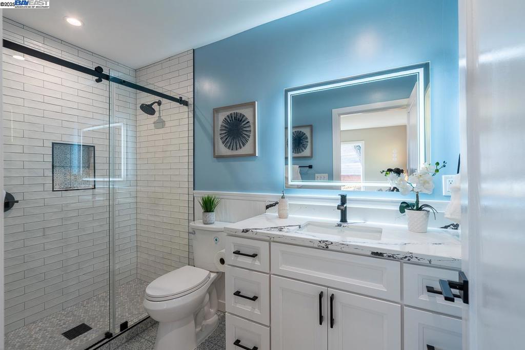 LINCOLN HIGHLAND - Residential