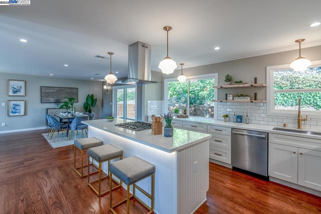 LINCOLN HIGHLAND - Residential