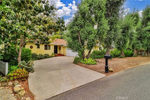 240 Portal Street Oak View CA 93022