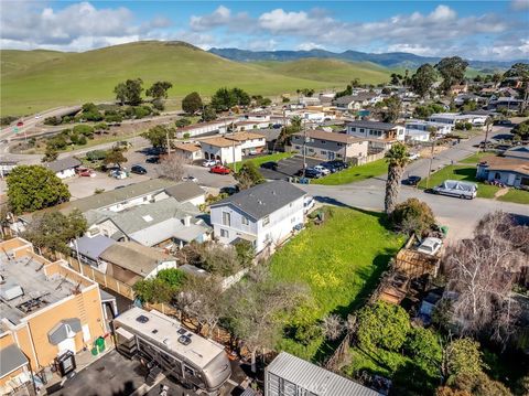 Tiny photo for 731 Butte, Morro Bay, CA 93442 (MLS # SC26036902)