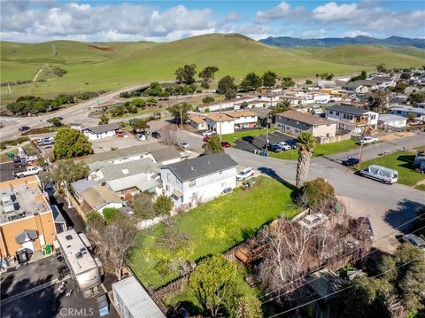 Tiny photo for 731 Butte, Morro Bay, CA 93442 (MLS # SC26036902)