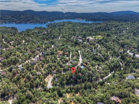 Photo of 1468 Golden Rule Lane, Lake Arrowhead, CA 92352 (MLS # IG26212403)