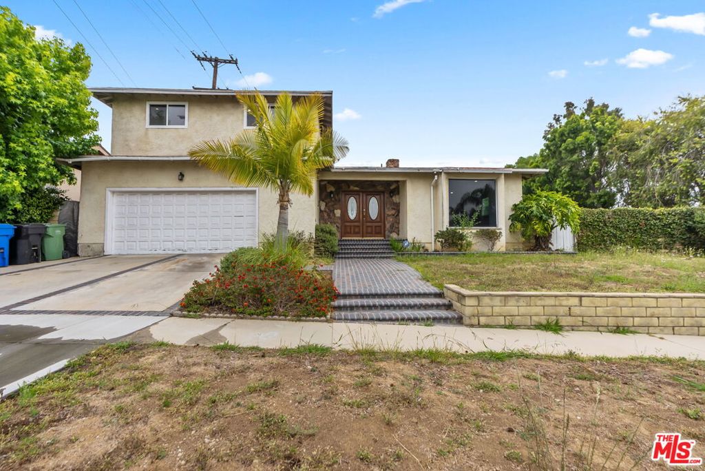 5502 S Chariton Avenue, Los Angeles CA 90056