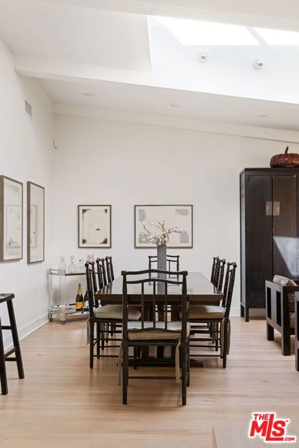 Photo of 18623 Palomino Drive, Tarzana, CA 91356 (MLS # 25609969)