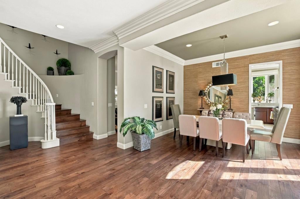 5330 Renaissance Ave.
