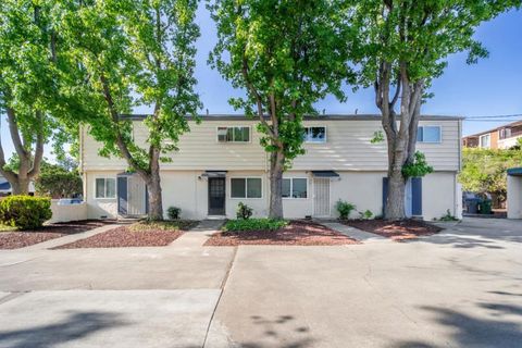 Photo of 828 Opal Drive, San Jose, CA 95117 (MLS # ML82045235)