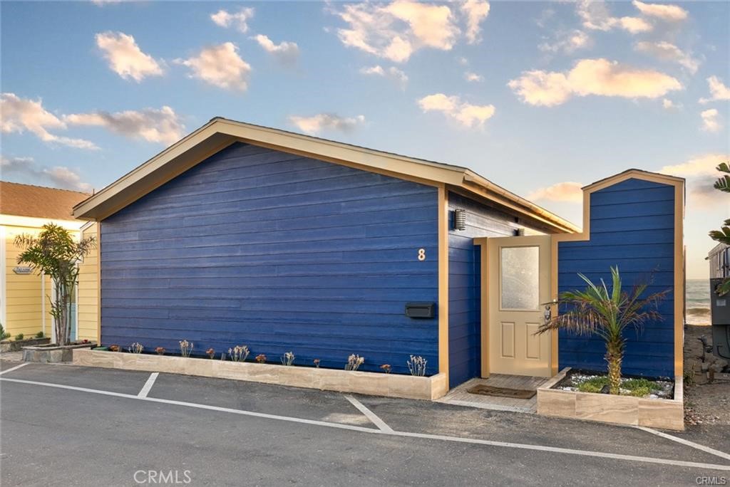 1880 N El Camino Real 8